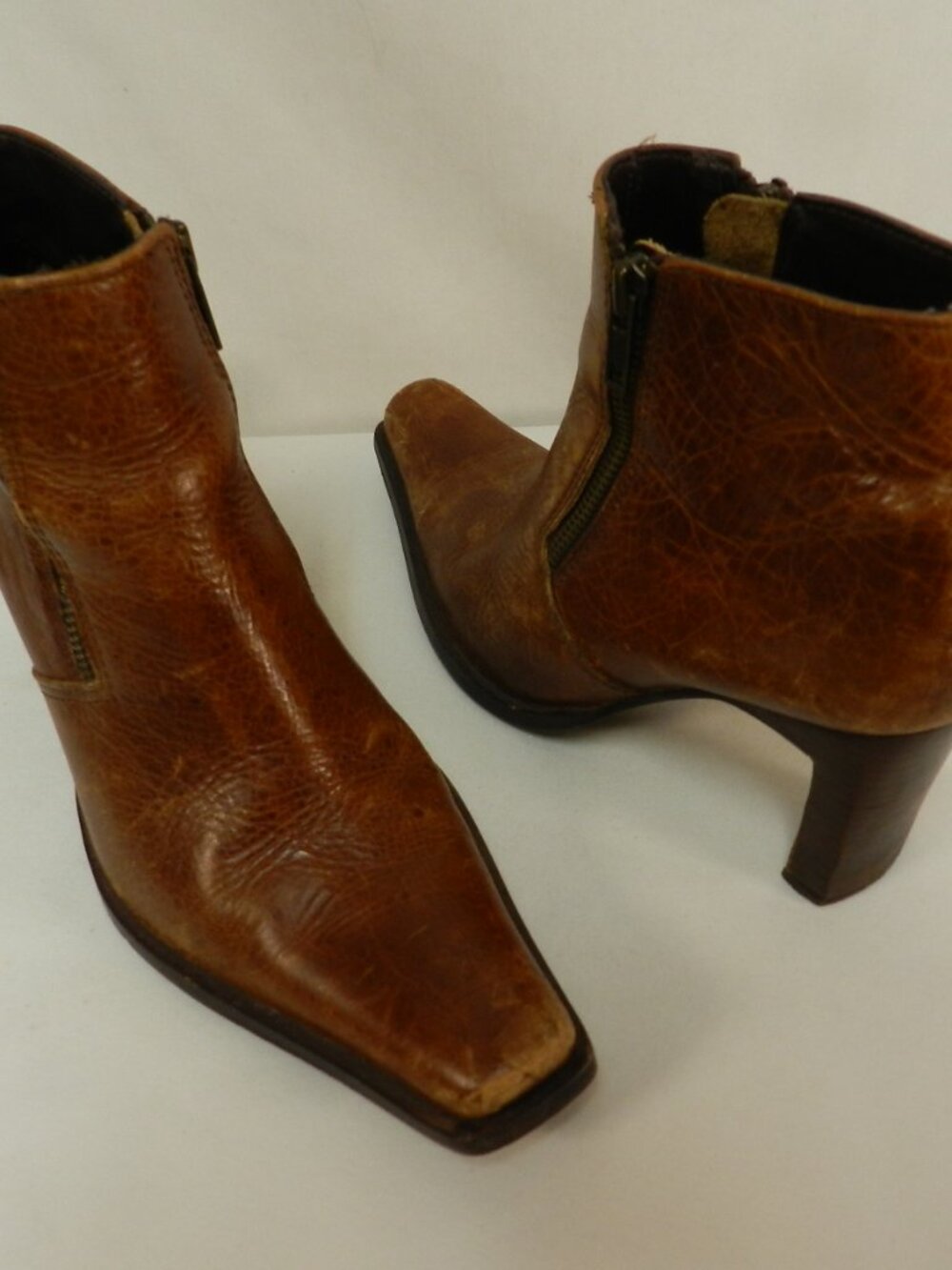 Steve Madden Vintage Outraged Leather Western zip ankle heel boots brown Size 8